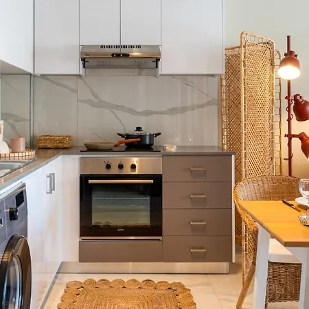 Sundrop - 1-bedroom W Terrace In * לרנקה